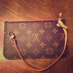 Louis Vuitton Neverfull clutch!! New!!